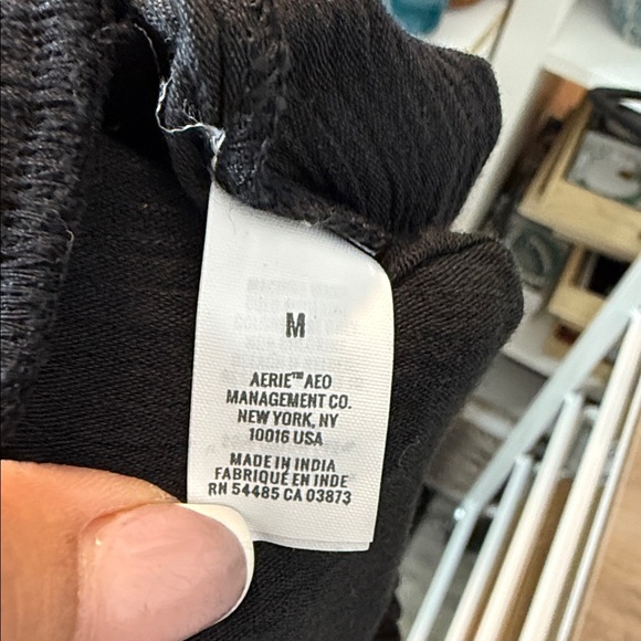 Aerie Black Smocked Waist Joggers - Medium - New with Tags - Picture 6 of 7